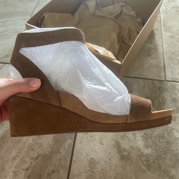 NWT Lucky Brand LK Karston Suede Sandal Wedges - Picture 8 of 15